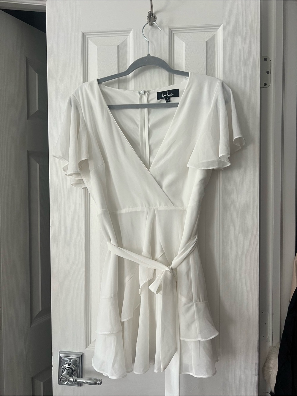 Lulu's white, chiffon dress